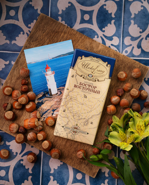 Тёмный - Пролив Босфор Восточный с фундуком