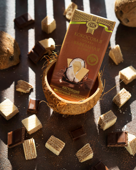 Молочный с кокосовой стружкой и вафельной крошкой