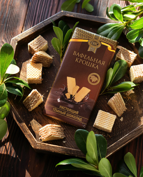 Тёмный с вафельной крошкой