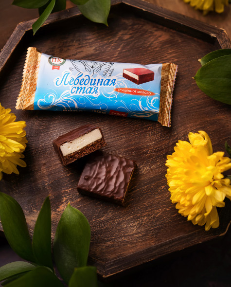 Лебединая стая со сгущённым молоком