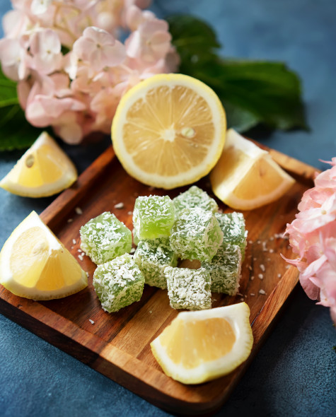 С лимоном в кокосовой стружке