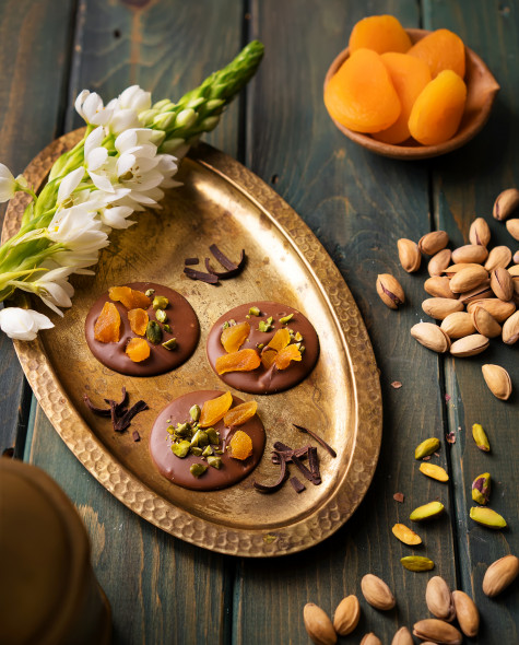 Молочный с фисташкой и курагой