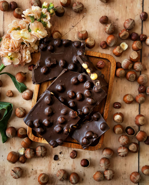 Тёмный ломанный с фундуком